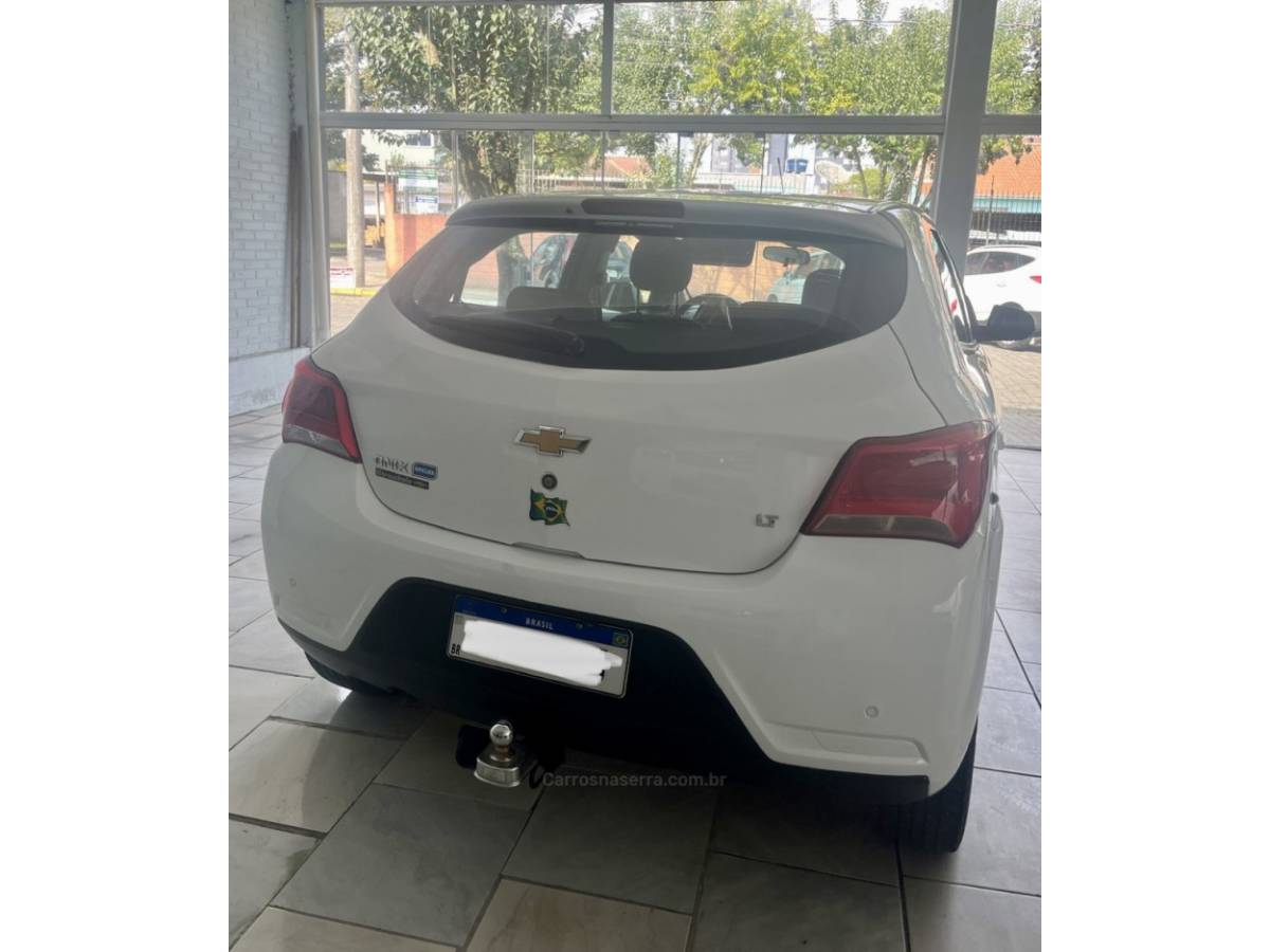 CHEVROLET - ONIX - 2017/2018 - Branca - R$ 53.000,00