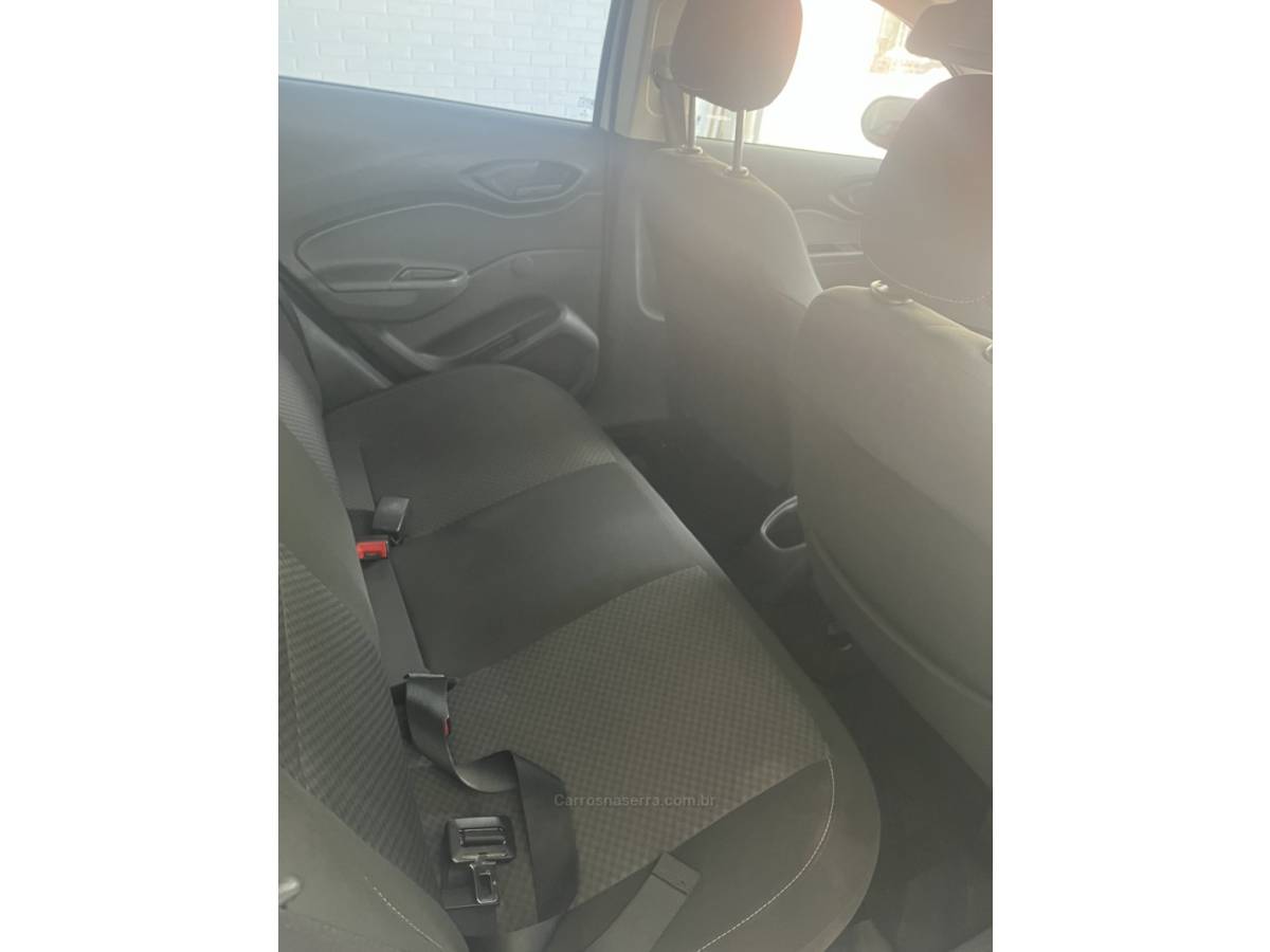 CHEVROLET - ONIX - 2017/2018 - Branca - R$ 53.000,00