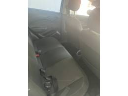 CHEVROLET - ONIX - 2017/2018 - Branca - R$ 53.000,00